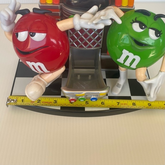M&M’s Rock'n Roll Cafe Jukebox Candy Dispenser Limited Edition Collectib… - Picture 7 of 11